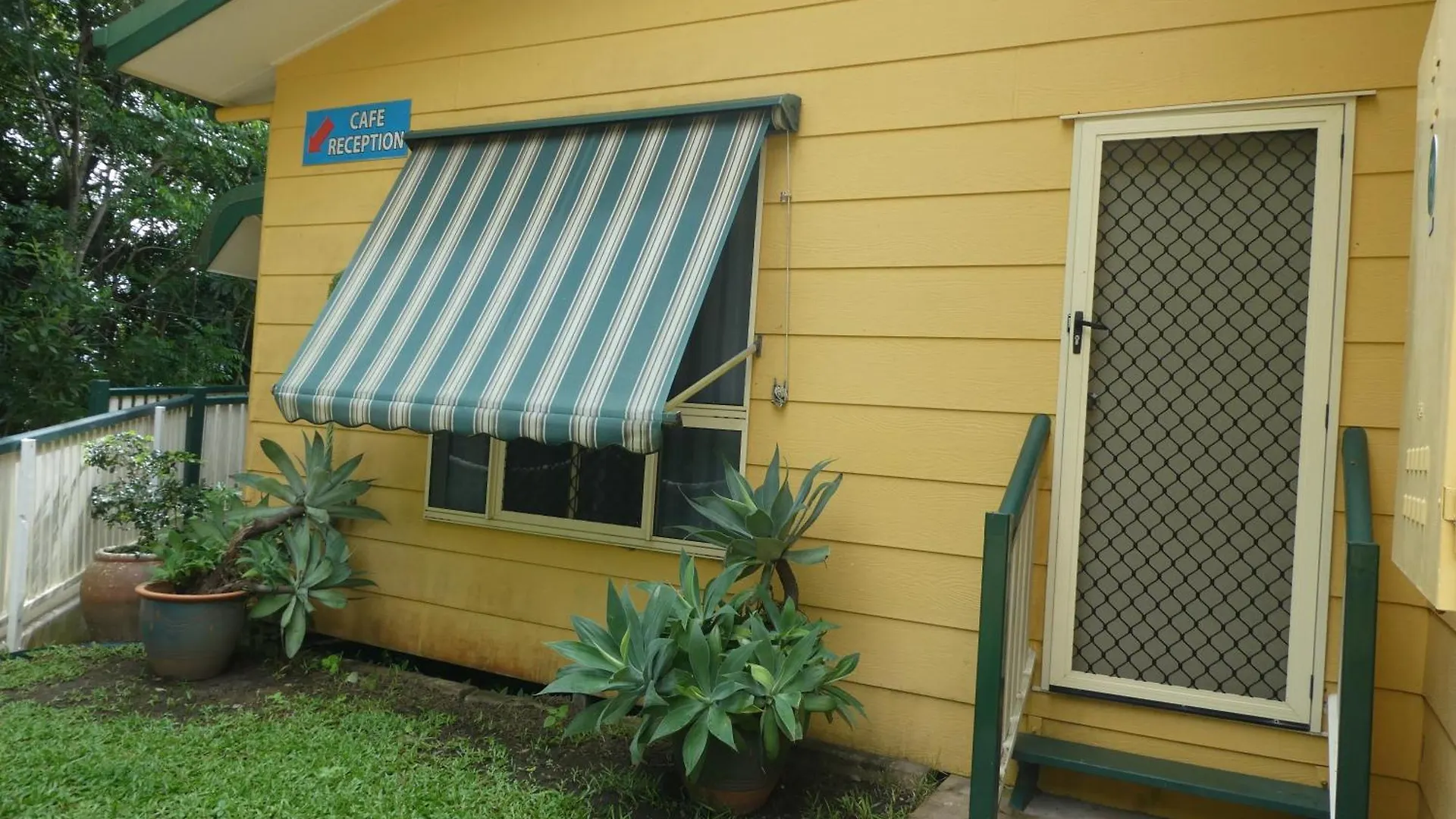 Vista Hinchinbrook Aparthotel Cardwell 0*,  Australia