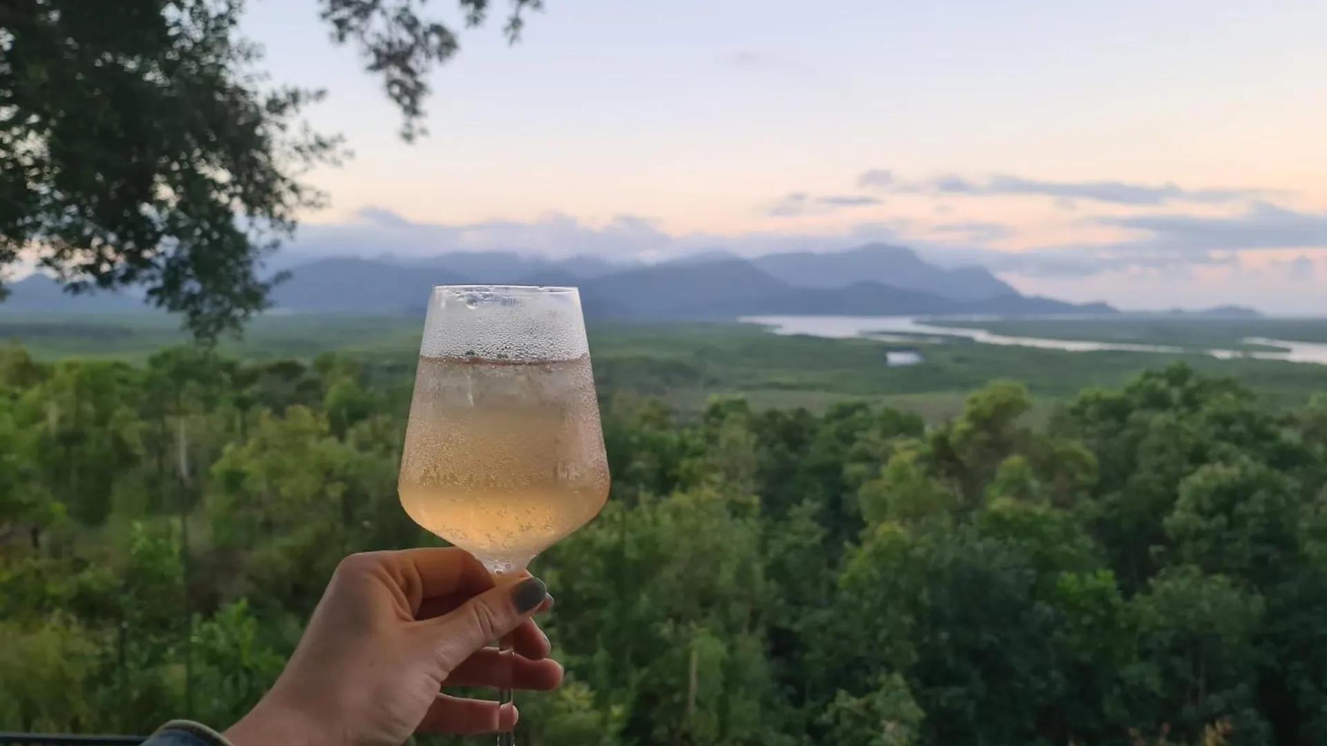 Vista Hinchinbrook Aparthotel Cardwell